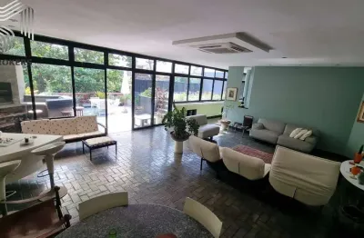 Cobertura impecável de 3 quartos na barra da tijuca-rj: 2 suítes, 3 salas, 6 banheiros, 3 vagas, 390m²