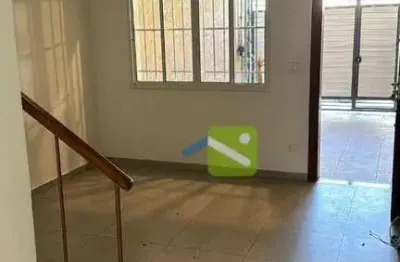 Casa com 2 quartos para alugar na Rua Maria José de Morais, Vila Gomes, São Paulo