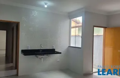 Casa com 2 quartos à venda na Rua Xavantes, Vila Jaci, São José dos Campos