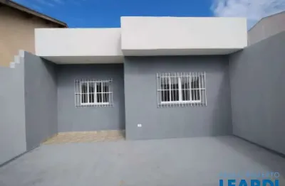 Casa com 2 quartos à venda na Rua dos Bombeiros, Jardim Santa Júlia, São José dos Campos
