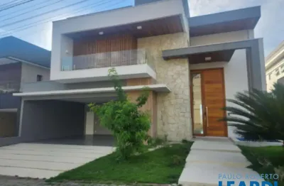 Casa assobradada - condomínio residencial jaguary - sp