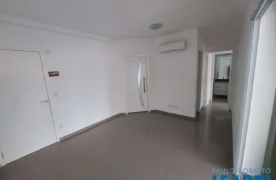 Apartamento com 2 quartos para alugar na Rua Jesus Garcia, Condomínio Royal Park, São José dos Campos