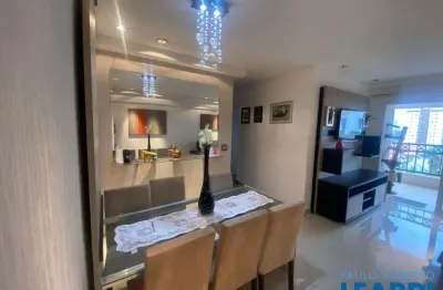 Apartamento com 3 quartos para alugar na Rua Célio José dos Santos, Jardim Aquárius, São José dos Campos