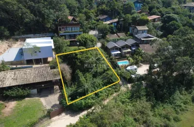 Terreno à venda na Praia do Rosa, Imbituba 