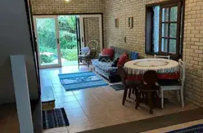 Casa com 4 quartos para alugar na Praia do Rosa, Imbituba 