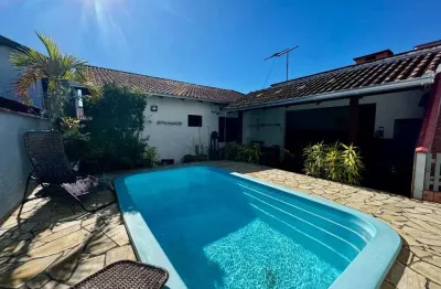 Casa com 3 quartos à venda na rua rio doce, 348, guanabara, joinville por r$ 800.000