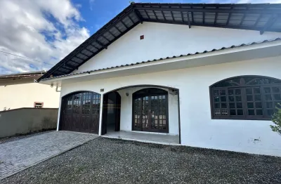 Casa com 3 quartos à venda na rua gaipava, iririú, joinville, 160 m2 por r$ 550.000