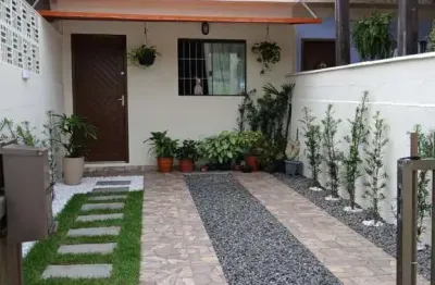 Casa com 2 quartos à venda na Thereza Seidemann Wagner, 35, Vila Nova, Joinville por R$ 386.900