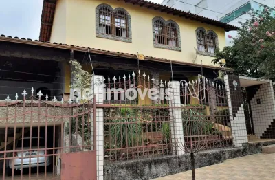 Casa com 5 quartos à venda na Rua Olga Dias de Castro, Santa Rosa, Belo Horizonte