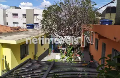 Casa com 3 quartos à venda na Rua Barão de Guaxupé, João Pinheiro, Belo Horizonte
