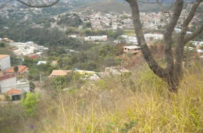 Lote à Venda com Vista Deslumbrante em Região de Montanhas - Oportunidade Imperdível!