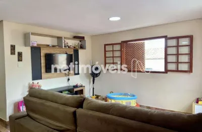 Casa com 4 quartos à venda na Rua Epitácio Pessoa, Nacional, Contagem