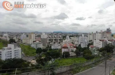 Casa com 3 quartos à venda na Rua Capitão Albano Corrêa, Manacás, Belo Horizonte
