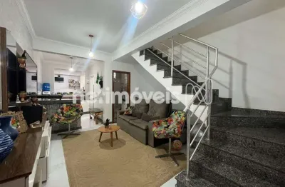 Casa em condomínio fechado com 2 quartos à venda na Rua Alvinópolis, Parque Xangri-Lá, Contagem