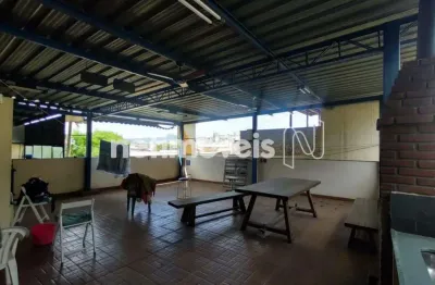 Casa com 3 quartos à venda na Rua Manga, Carlos Prates, Belo Horizonte