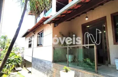 Casa à venda no álvaro camargos – 4 quartos, 3 pavimentos e porão independente