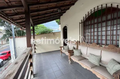 Casa com 3 quartos à venda na Rua Lírio do Vale, Glória, Belo Horizonte