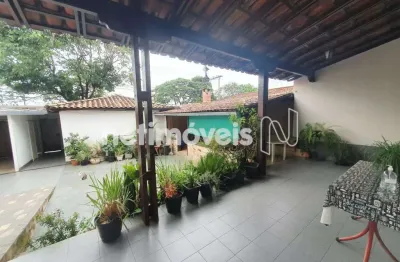 Casa com 5 quartos à venda na Rua Alan Kardec, Alípio de Melo, Belo Horizonte