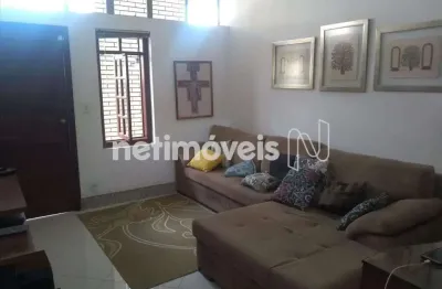 Casa com 3 quartos à venda na Rua Porto Velho, Glória, Belo Horizonte