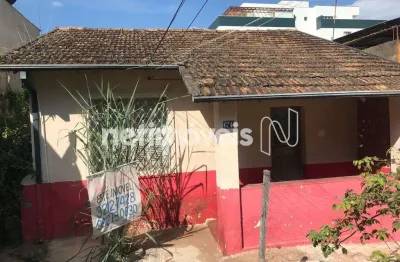 Casa com 3 quartos à venda na Rua Volta Grande, Sagrada Família, Belo Horizonte