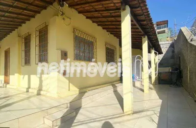 Casa com 3 quartos à venda na Rua Itapeva, Concórdia, Belo Horizonte