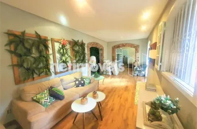 Casa com 6 quartos à venda na Rua Pedro José Moreira, São Lucas, Belo Horizonte