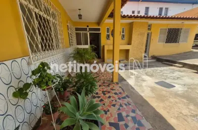 Casa com 3 quartos à venda na Rua Salinas, Santa Tereza, Belo Horizonte