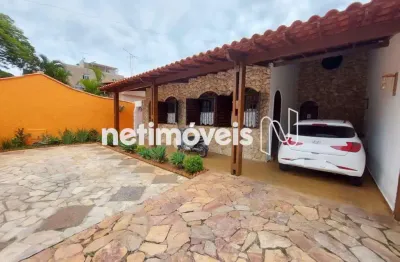 Casa com 3 quartos à venda na Rua Apucarana, Ouro Preto, Belo Horizonte