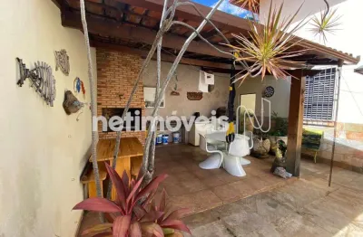 Casa 3 Quartos com Piscina e 4 Vagas no Dona Clara – Próximo à Sebastião de Brito