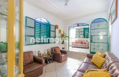 Casa com 3 quartos à venda na Rua São Luíz, Sagrada Família, Belo Horizonte