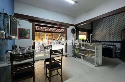 Casa com 2 quartos à venda na Rua Desembargador Torres, Caiçaras, Belo Horizonte