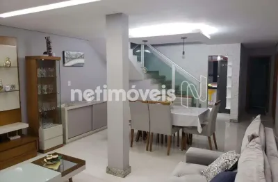 Casa com 4 quartos à venda na Rua Areia, Vitória, Belo Horizonte