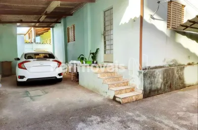 Casa com 4 quartos à venda na Rua Ibitinga, Concórdia, Belo Horizonte
