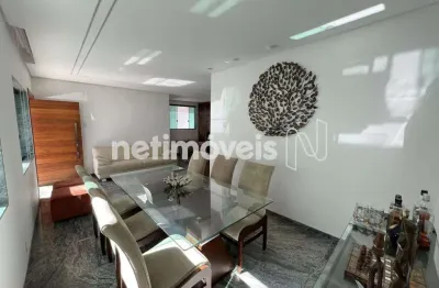 Casa com 3 quartos à venda na Rua Pitangui, Sagrada Família, Belo Horizonte