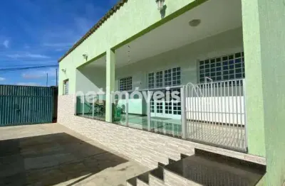 Casa com 3 quartos à venda na Rua Cinco, Bela Vista, Vespasiano