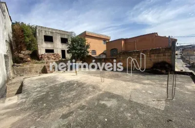 Oportunidade de investimento no juliana – lote com casas e lojas!