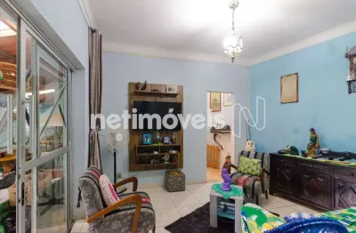 Casa com 3 quartos à venda na Rua Itajubá, Floresta, Belo Horizonte
