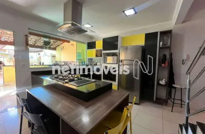Casa com 4 quartos à venda na Rua Alvinópolis, Parque Xangri-Lá, Contagem