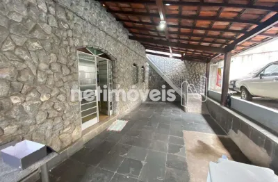 Casa 5 quartos sendo 1 suíte em um lote de 396 m²;, contendo 2 casas independentes