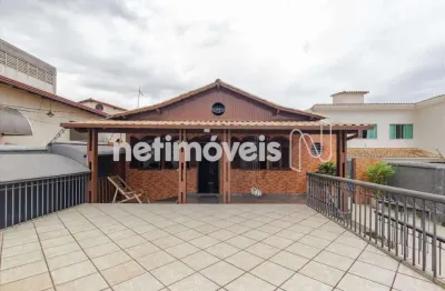 Casa com 4 quartos à venda na Rua Tamandaré, João Pinheiro, Belo Horizonte