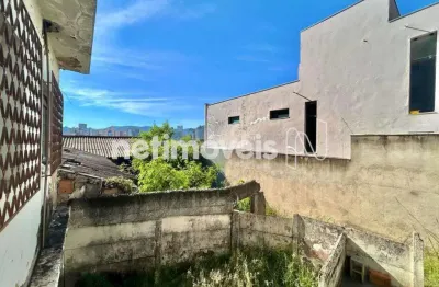 Casa com 3 quartos à venda na Rua Uberlândia, Carlos Prates, Belo Horizonte