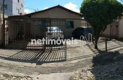 Casa com 2 quartos à venda na Rua Aquiras, Parque Xangri-Lá, Contagem