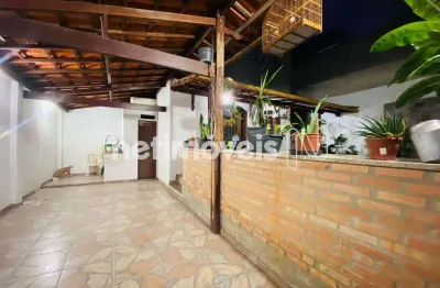 Casa com 3 quartos à venda na Rua Bordeaux, Vitória, Belo Horizonte