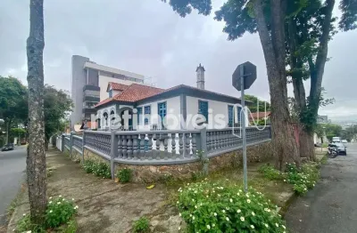 Casa com 3 quartos sendo os 3 suítes - no santa rosa com 10 vagas de garagem