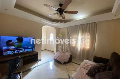 Casa com 5 quartos à venda na Rua Castro Alves, Copacabana, Belo Horizonte