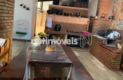Casa com 4 quartos à venda na Rua Latânia, Arvoredo, Contagem