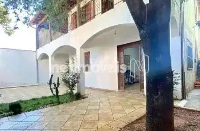 Casa com 3 quartos à venda na Rua Passa Vinte, Santa Terezinha, Belo Horizonte