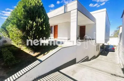 Casa com 4 quartos à venda na Rua Alberto Silva, Celvia, Vespasiano