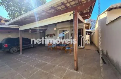 Casa com 3 quartos à venda na Rua Curvelo, Lundcéia, Lagoa Santa