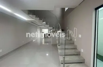 Casa com 4 quartos à venda na Rua Fernando Ferrari, Planalto, Belo Horizonte